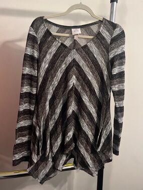Knox Rose Brown & Gray Chevron V-Neck Tunic